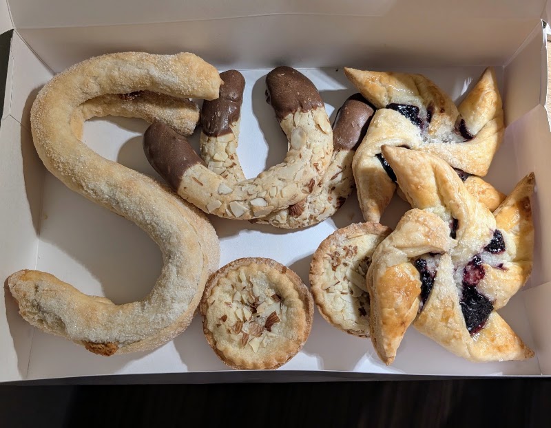 Van Hemert's Dutch Oven Bakery - Ames, IA photo 2