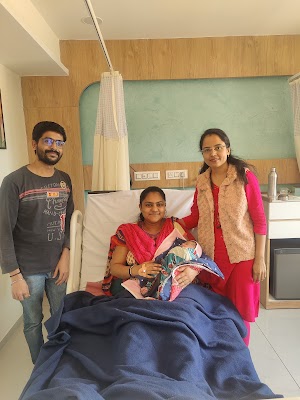 Dr Kiranaxi Sheth Mandalia Top women's doctor jagatpur gota Gynecologist