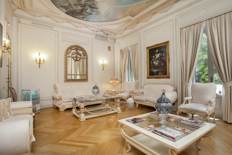 Gallery 5