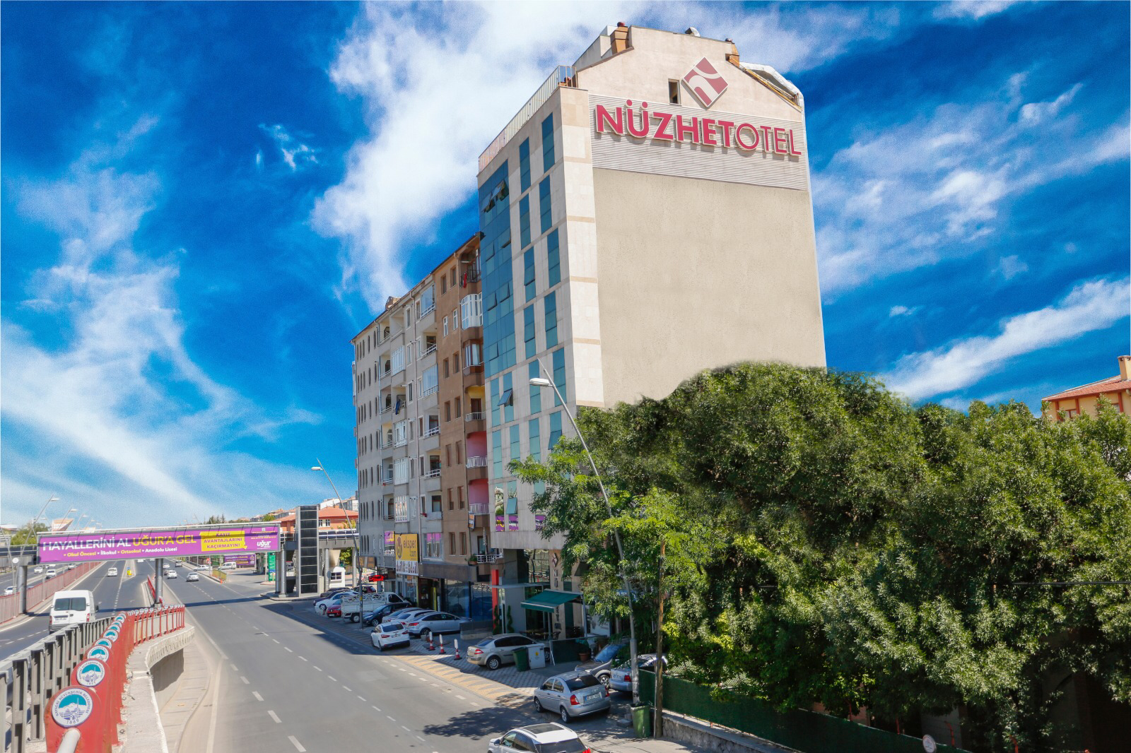 Nüzhet Otel mekanı