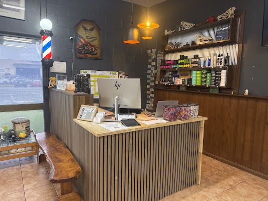 Razorbacks Mens Cuts photo 2