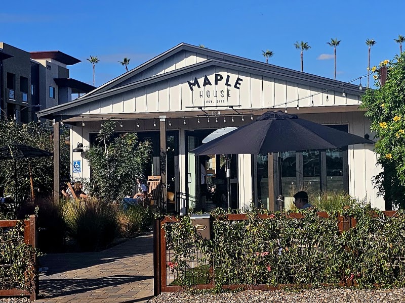 Maple House photo 4