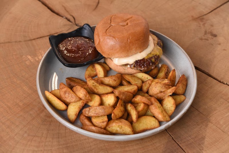 HUG ME Kythnos (breakfast, brunch, pizza & cocktails)