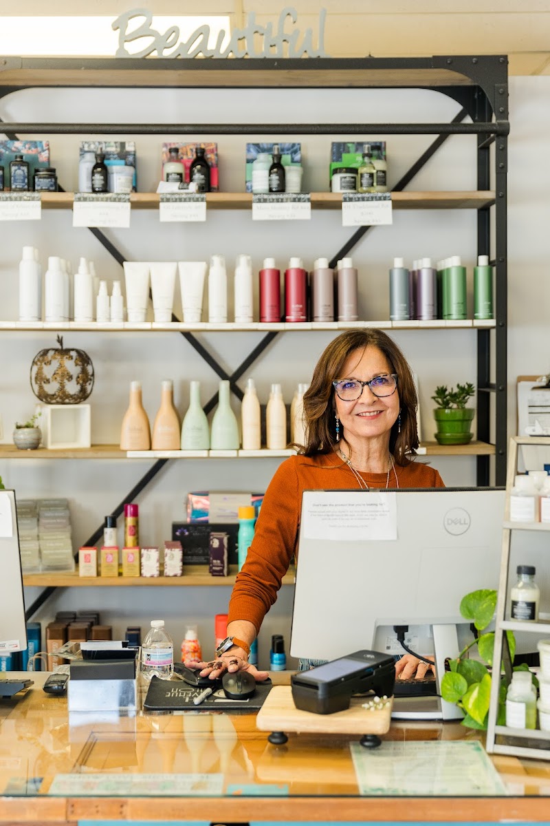 5th Avenue Salon in Hendersonville, NC