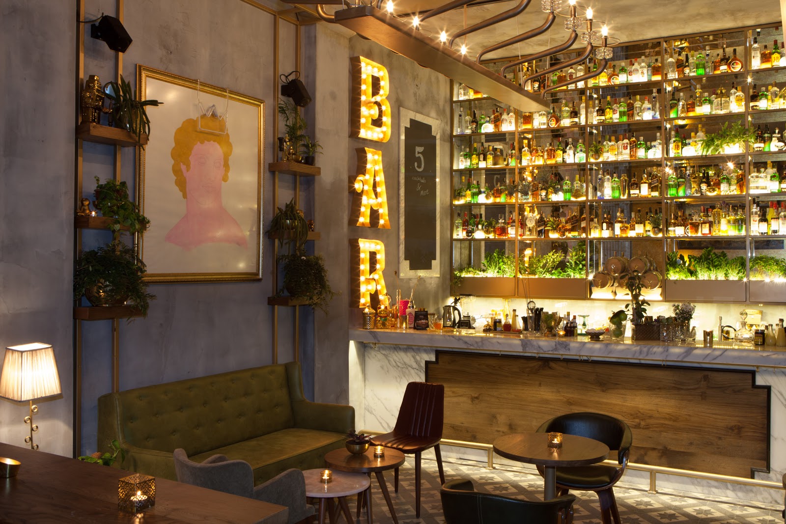 Moretenders’ Cocktail Crib & Sushi mekanı