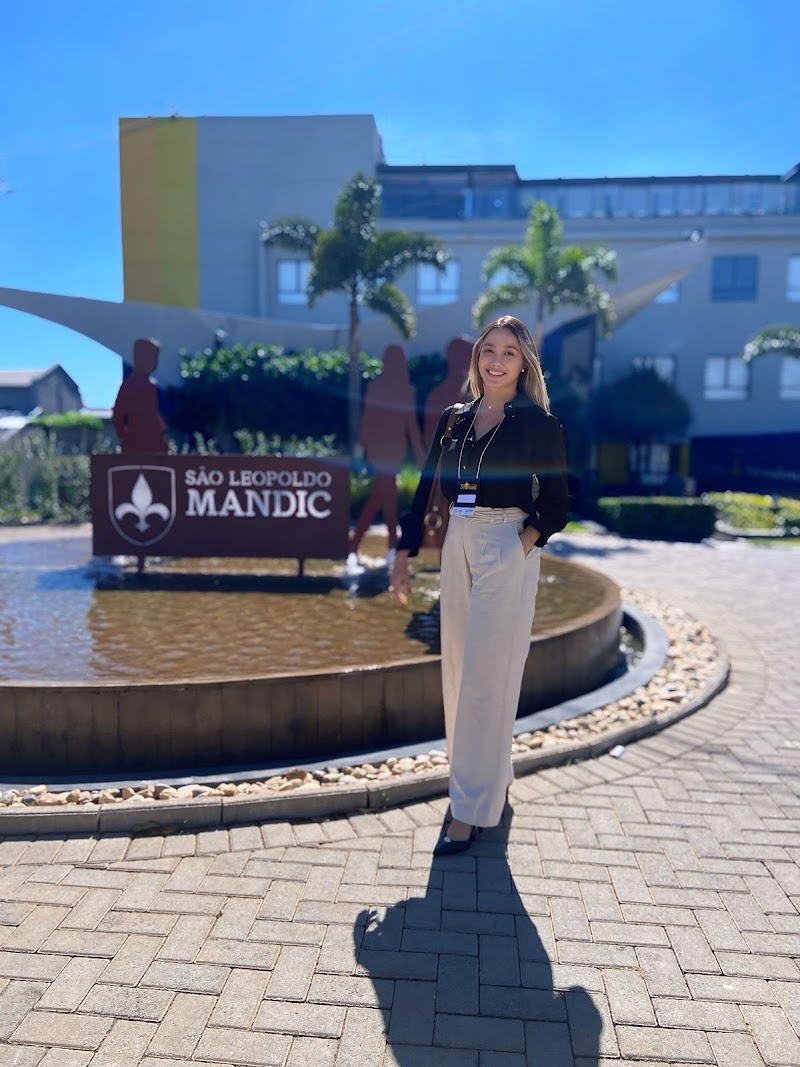 Dentista em Campinas • Dra Maria Santos - foto 2