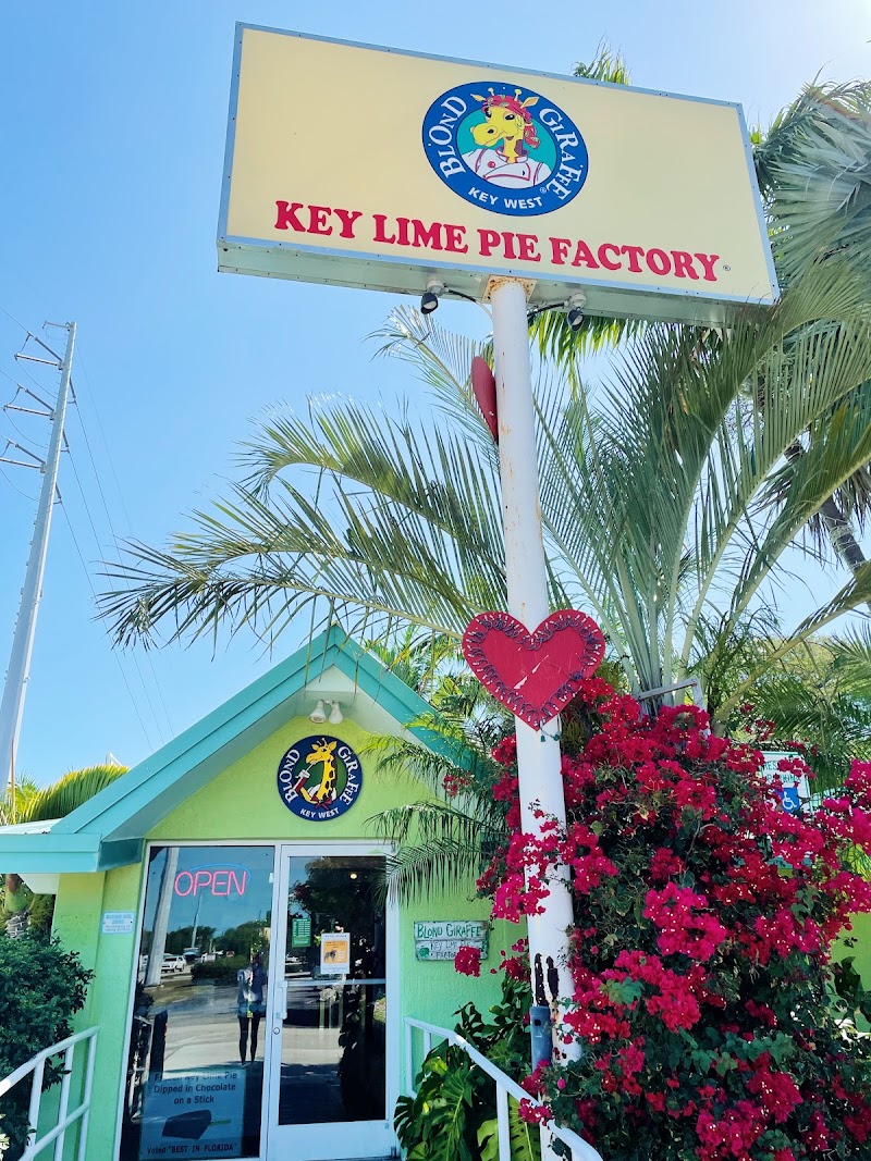 Blond Giraffe Key Lime Pie Factory ® photo 3