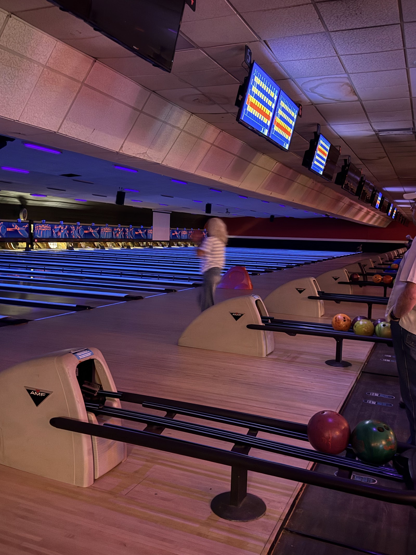 AMF River City Lanes