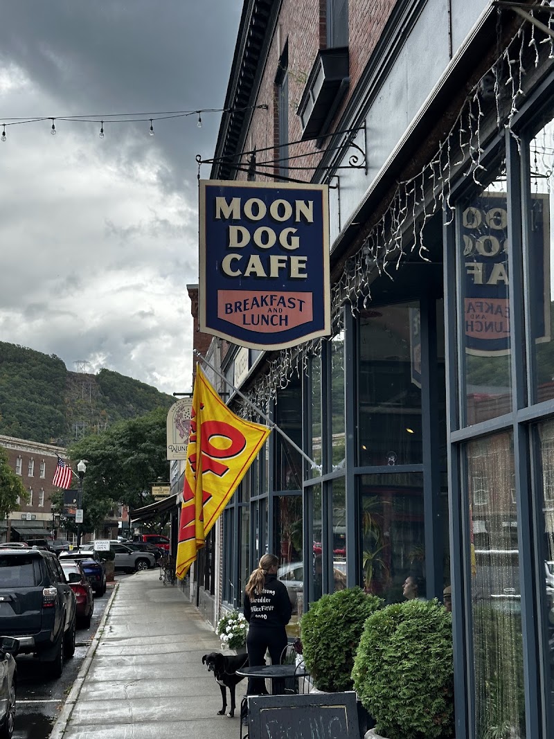 Moon Dog Cafe photo 4