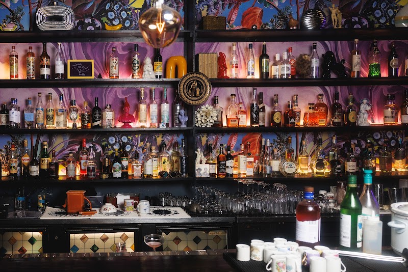 Getting Buddy Buddy at Midtown’s coziest new bar