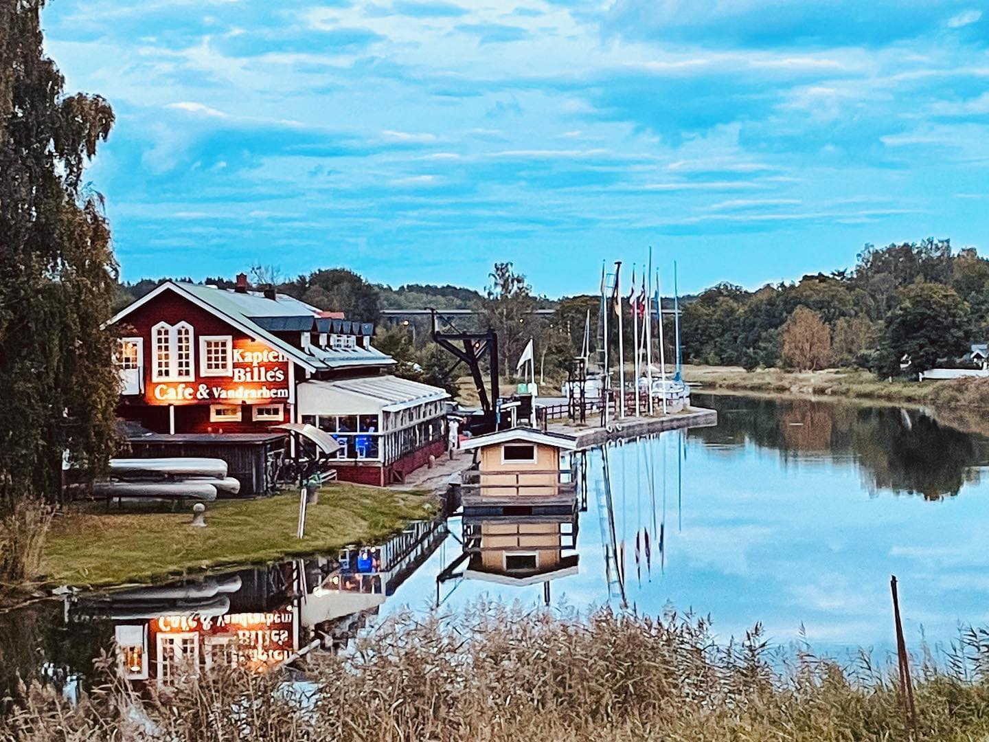 Kapten Bille's Ställplatser, Restaurang, Logi