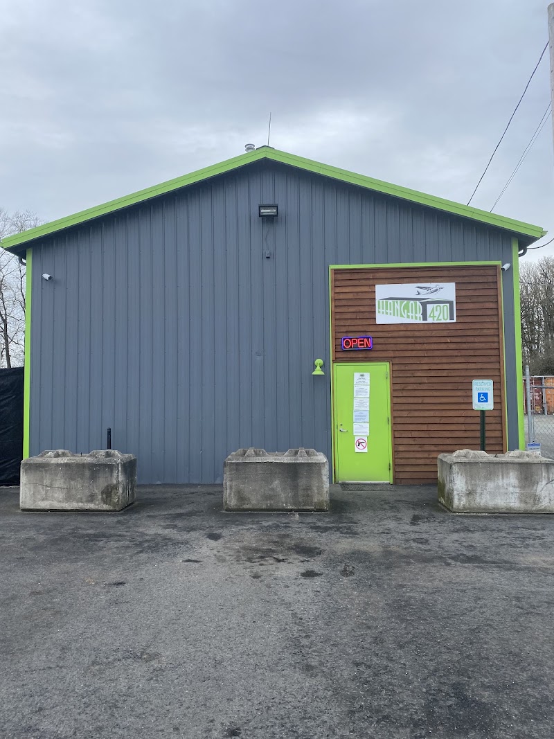 Video tour of Hangar 420 Snohomish retail environment