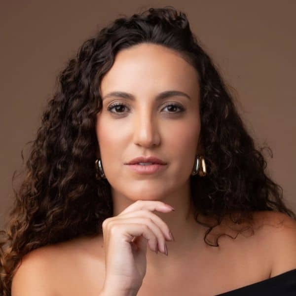 Dra. Gabriela Almeida