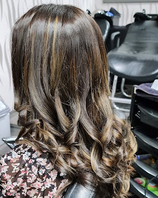 Royal Touch Hair & Beauty