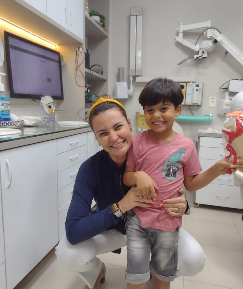 Doutora Anna Raphaela - Dentista em Cuiabá - foto 4