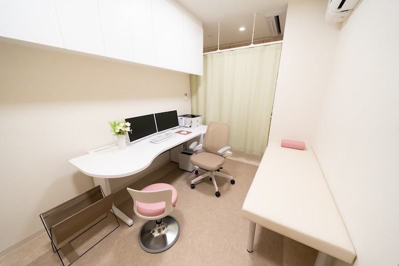 ナオミレディースクリニックの外観