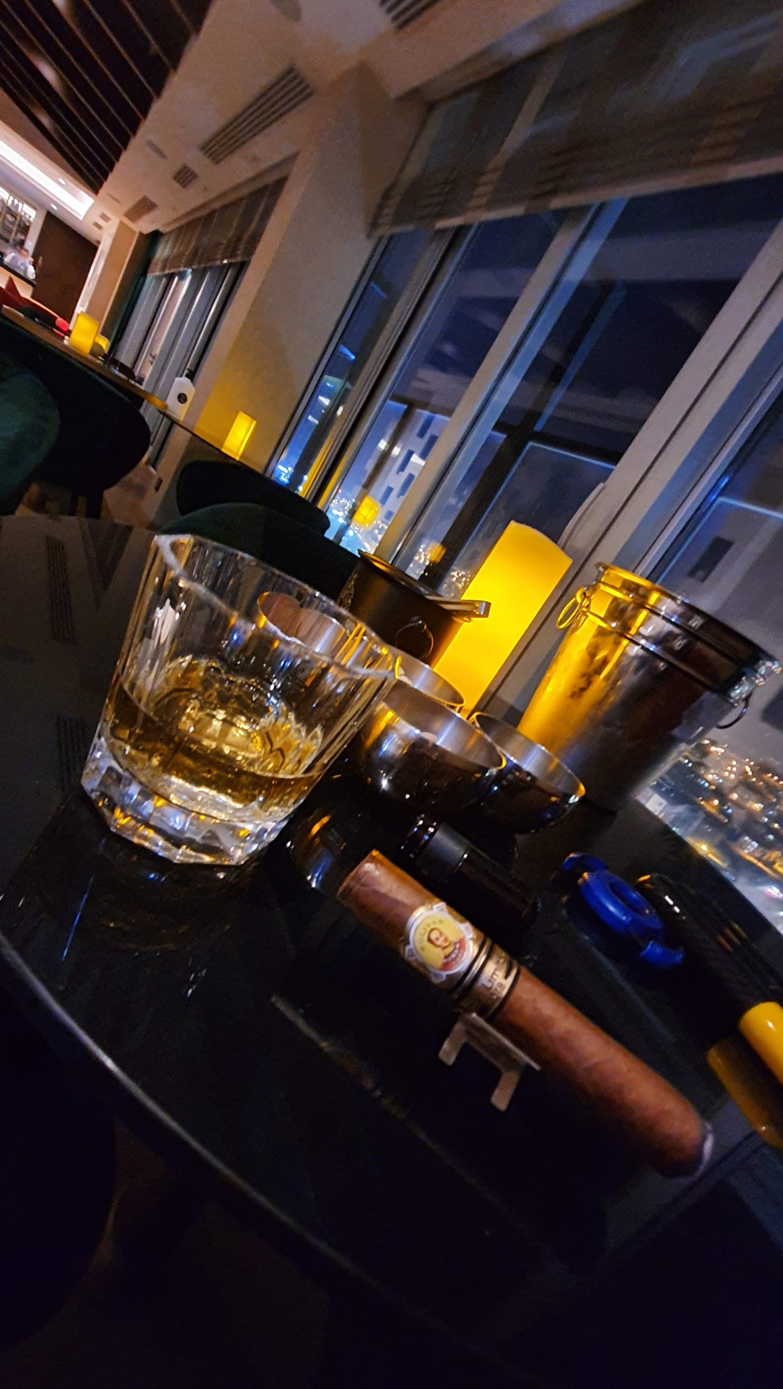 Sky12 Bar mekanı