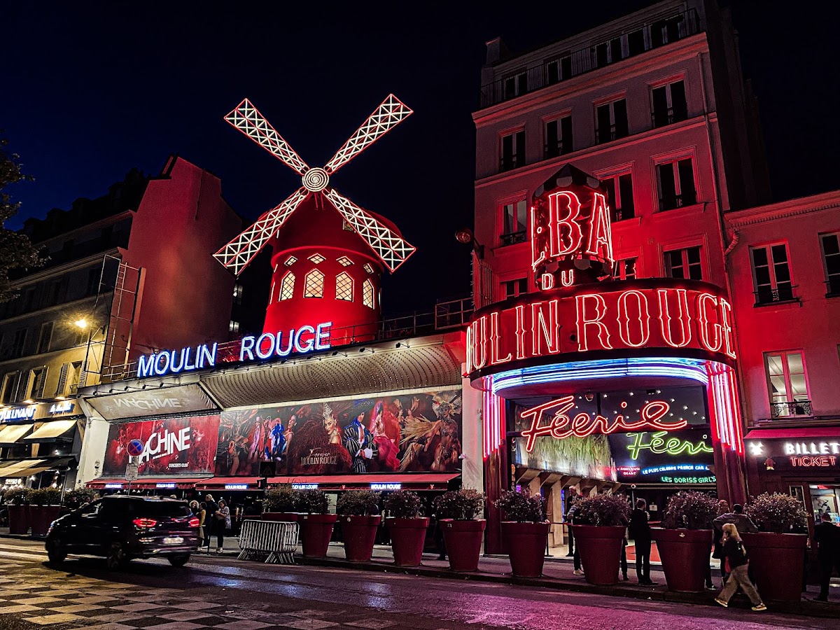 Moulin Rouge, vue extérieure