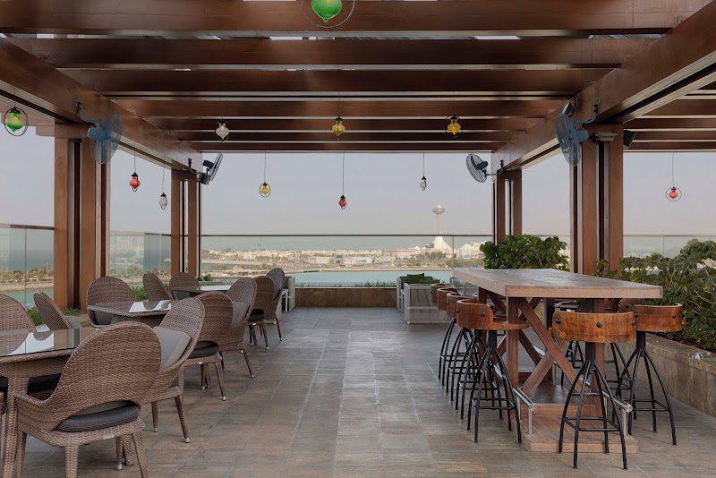 Azura Panoramic Lounge photo 1