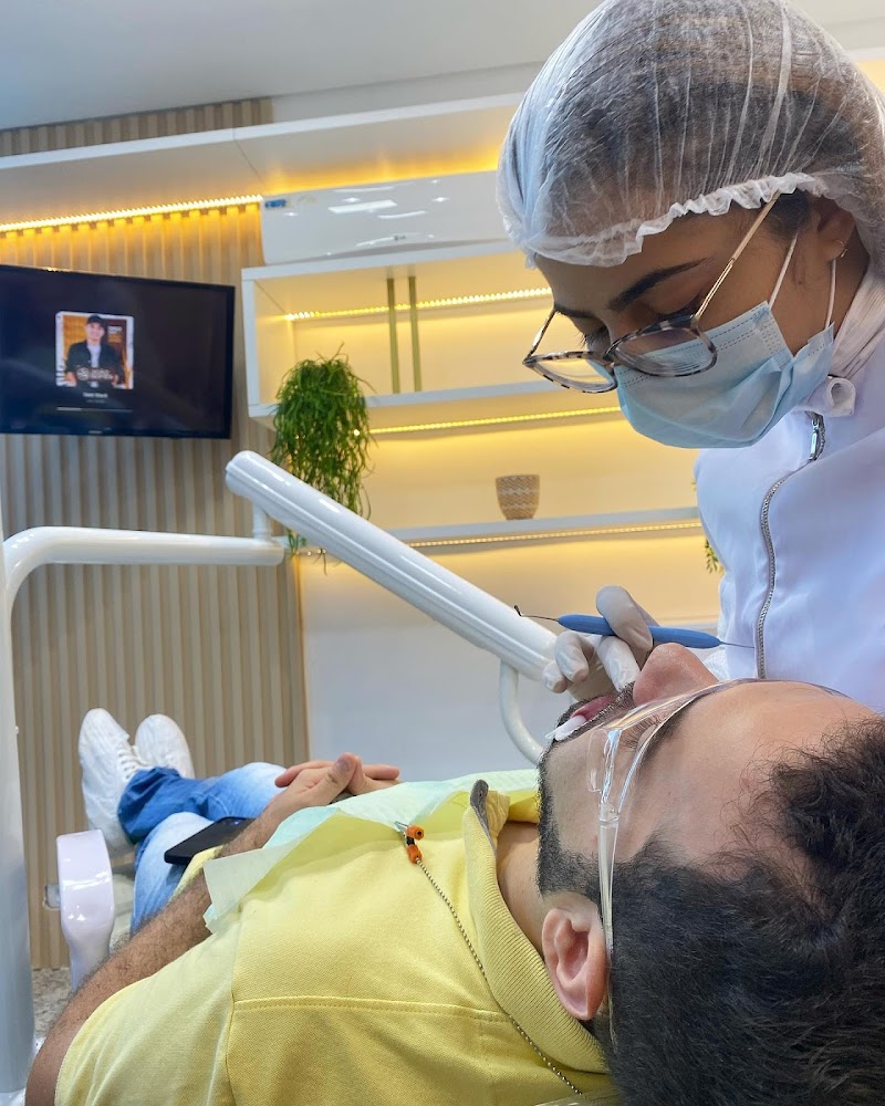 Dra Lídia Dinoah - Dentista - Facetas e Harmonização - foto 3