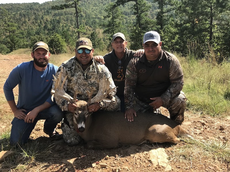 HR Outfitters - Photo 4