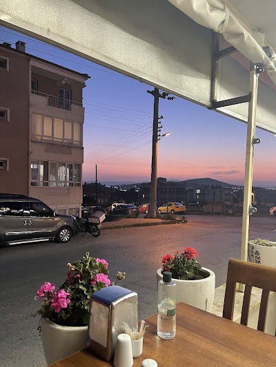 Armutçuk Lahmacun Pide Pizza Döner Salonu - Restoran