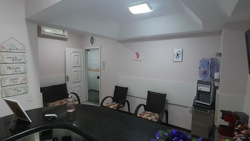 Consultório Dra Julienne Aquino Odontologia - foto 3