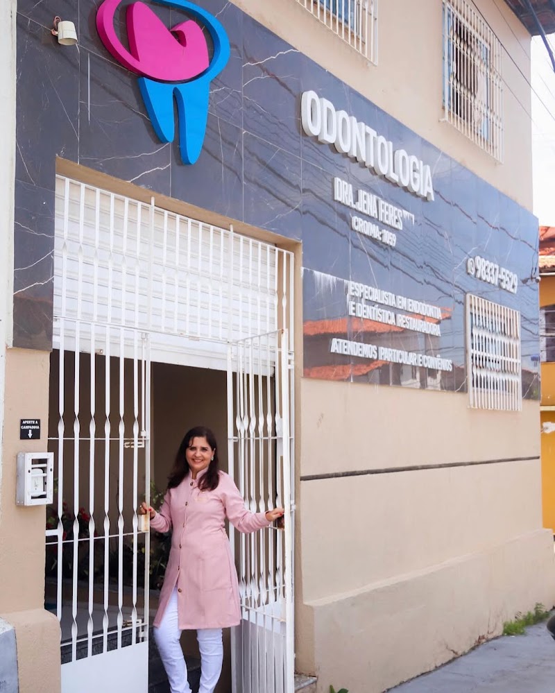 Dra. Jena Feres | Dentista em São Luís | Tratamento de canal | Facetas de resina | Clareamento dental - foto 3