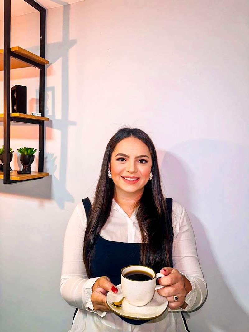 Dra. Luana | Clínica Odontológica | Implantes | Aparelho | Clareamento | Restauração | Facetas | Dentista em Natal - RN - foto 5