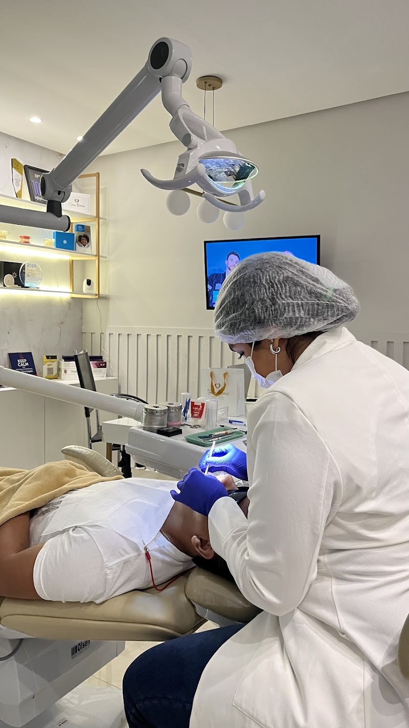 Dra. Sara Barros - Invisalign Dentista - foto 3