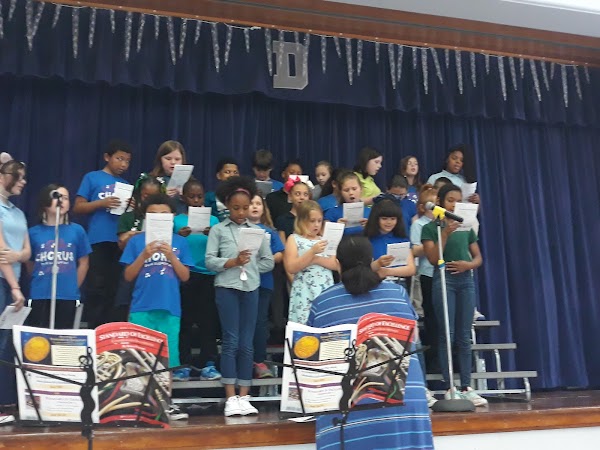 DIXIE ELEMENTARY SCHOOL exterior