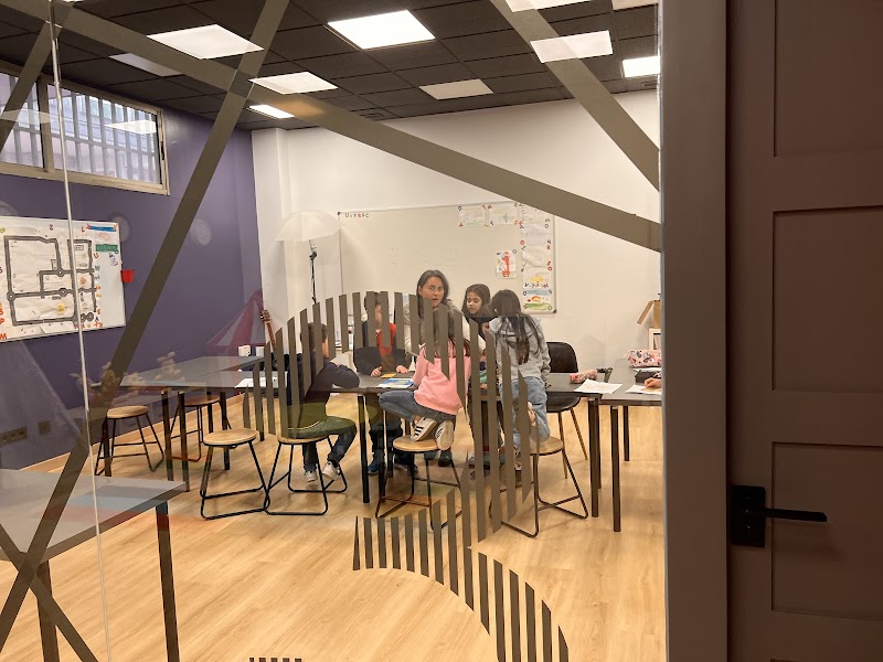 Barry Lynch English Academy photo 2