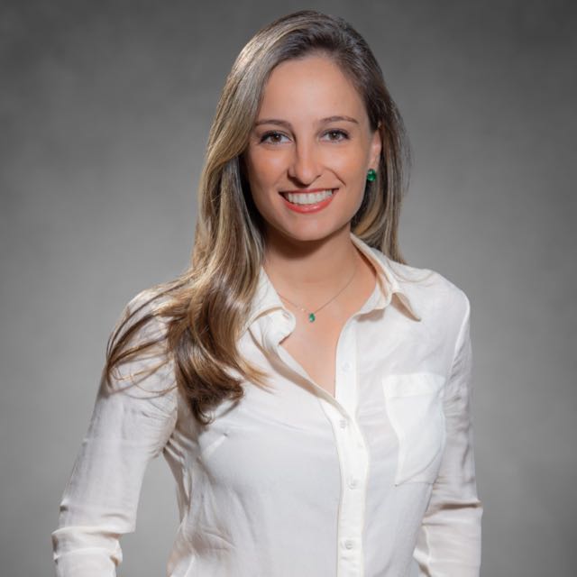 Foto de Dra. Alyne Zogbi - Oftalmologista Especializada