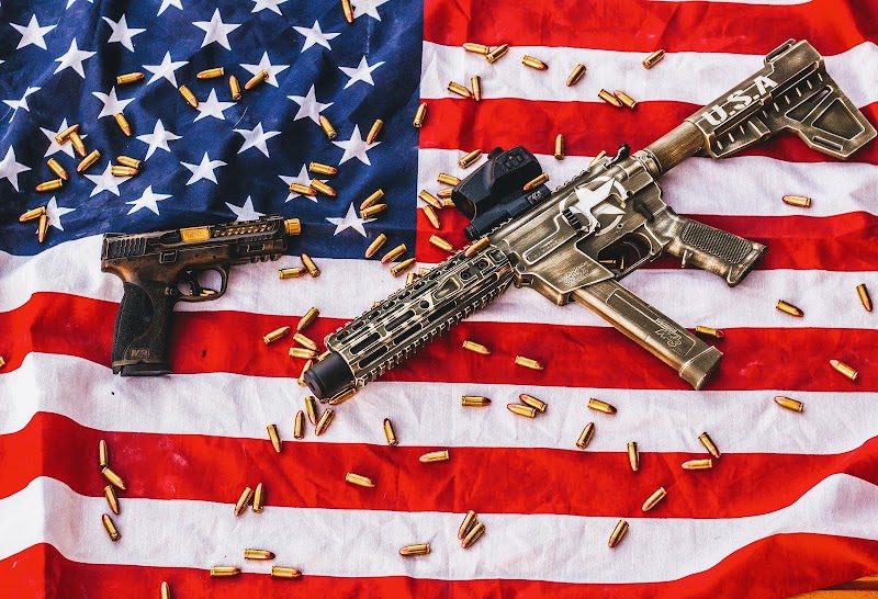 Dee's Guns LLC photo