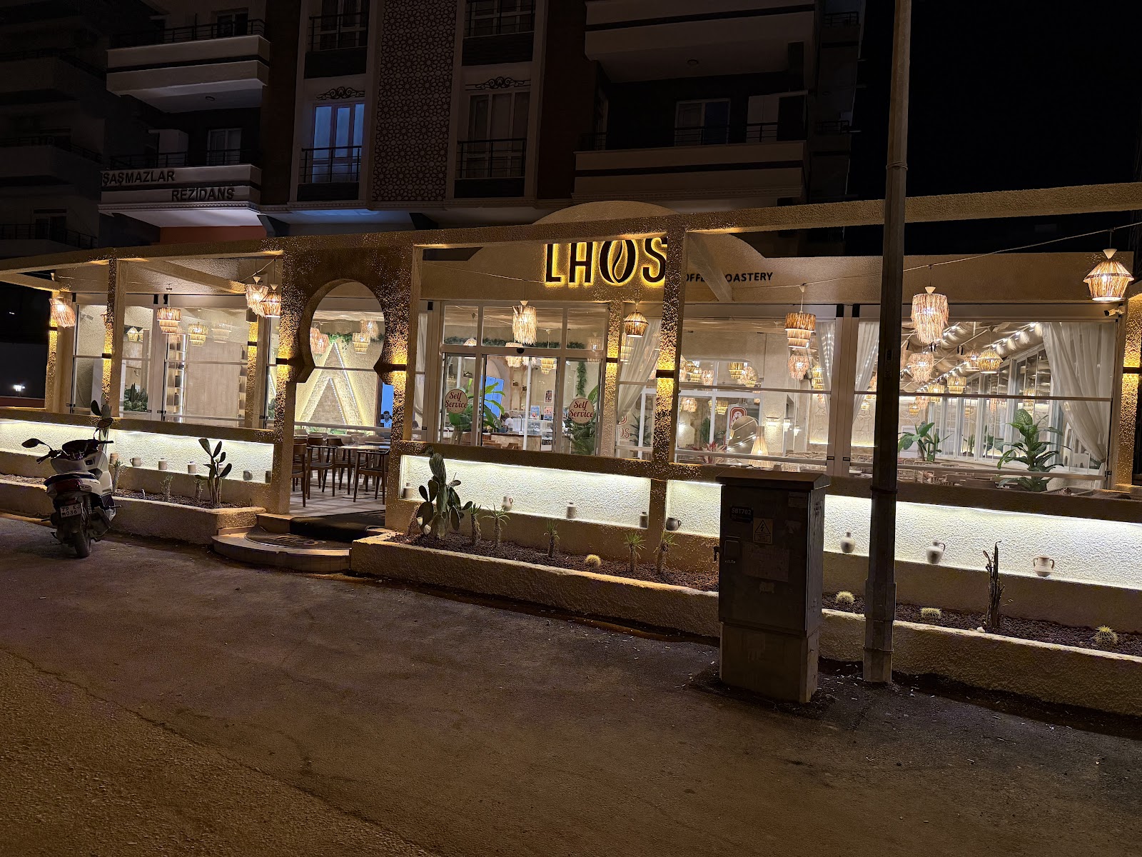 Laos Coffee Kilis mekanı