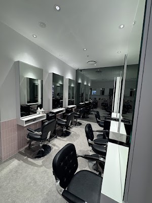 Oz Hair and Beauty Miranda photo 2