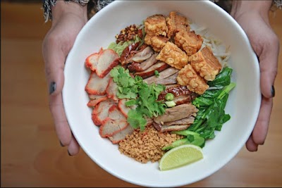 Luv2eat Thai Bistro photo 2