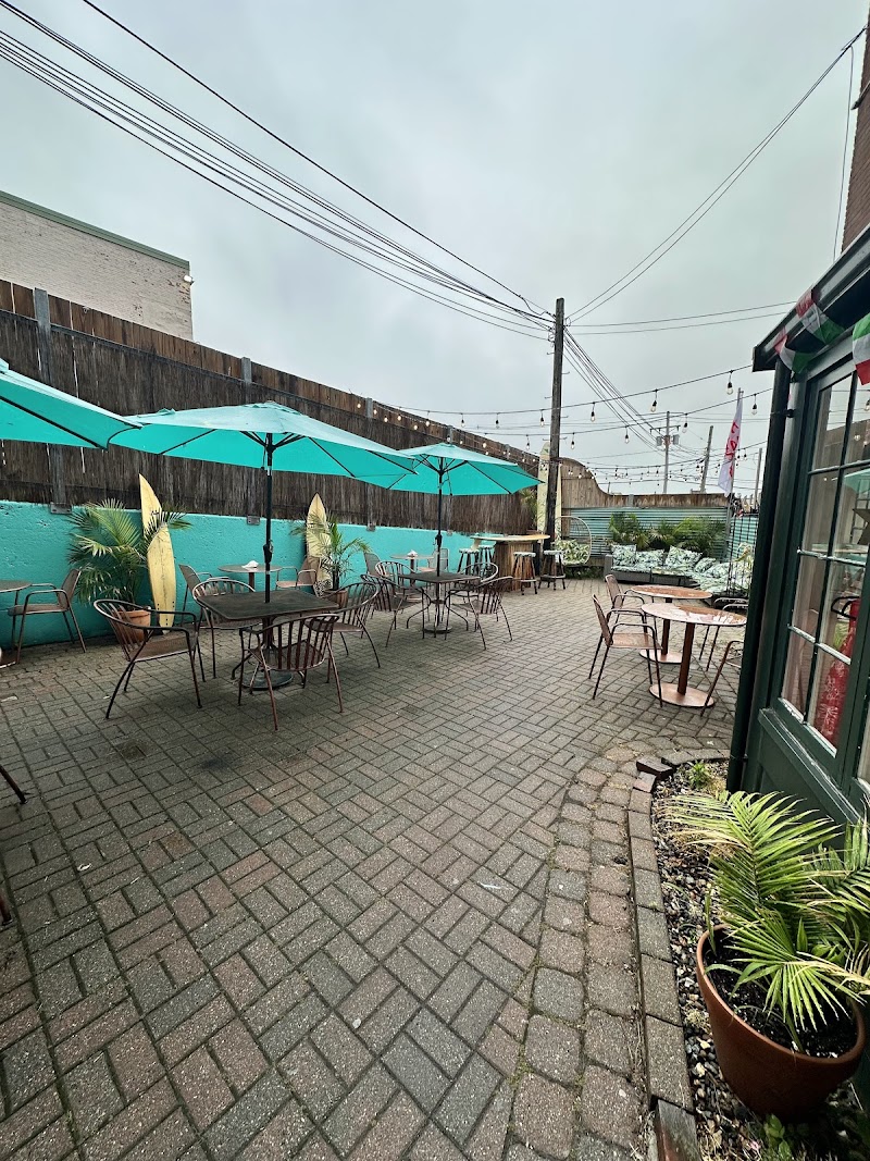 Castaways Vintage Cafe photo 4