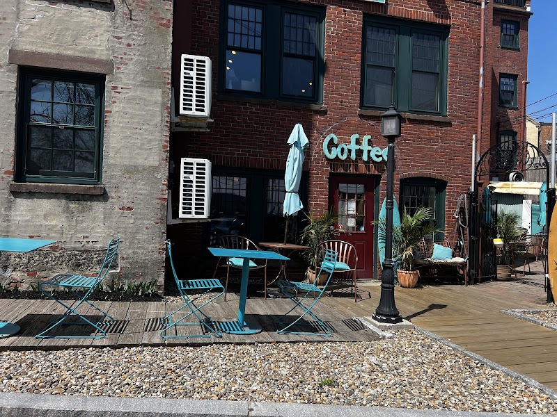 Castaways Vintage Cafe photo 3