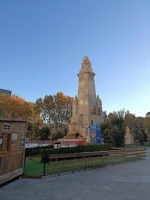 Residencia Mi Casa Inn- Plaza España — C. de San Leonardo, 12, Centro, 28015 Madrid, España