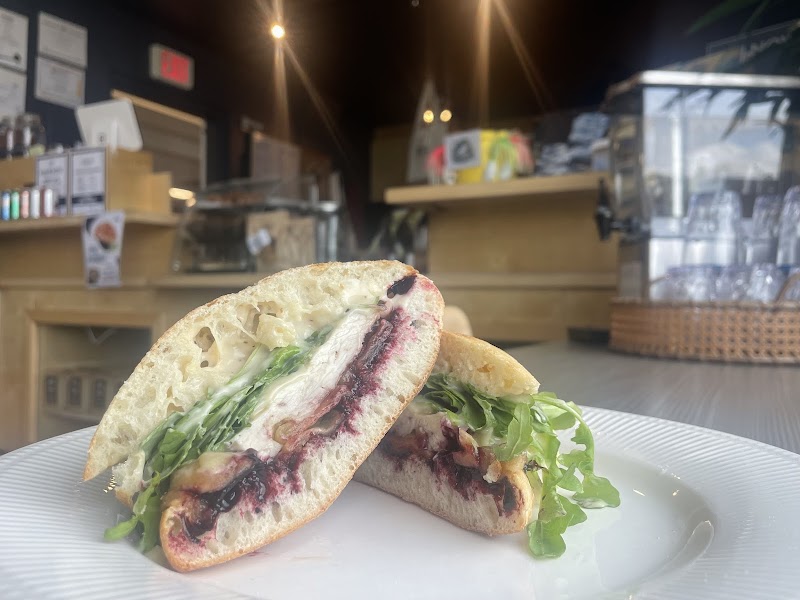 Runway Café and Bar photo 2