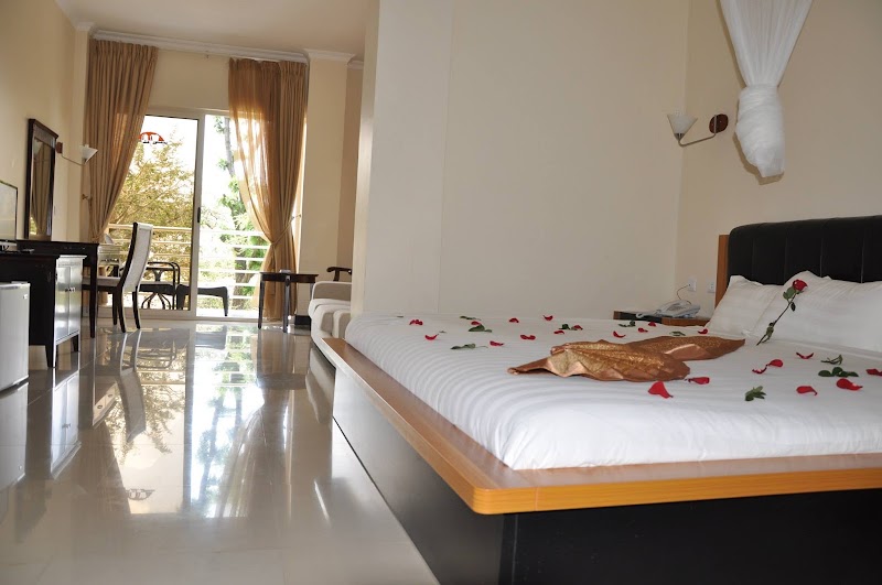 Lake View Hotel photo 2