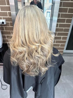 CW HAIR STUDIO photo 3