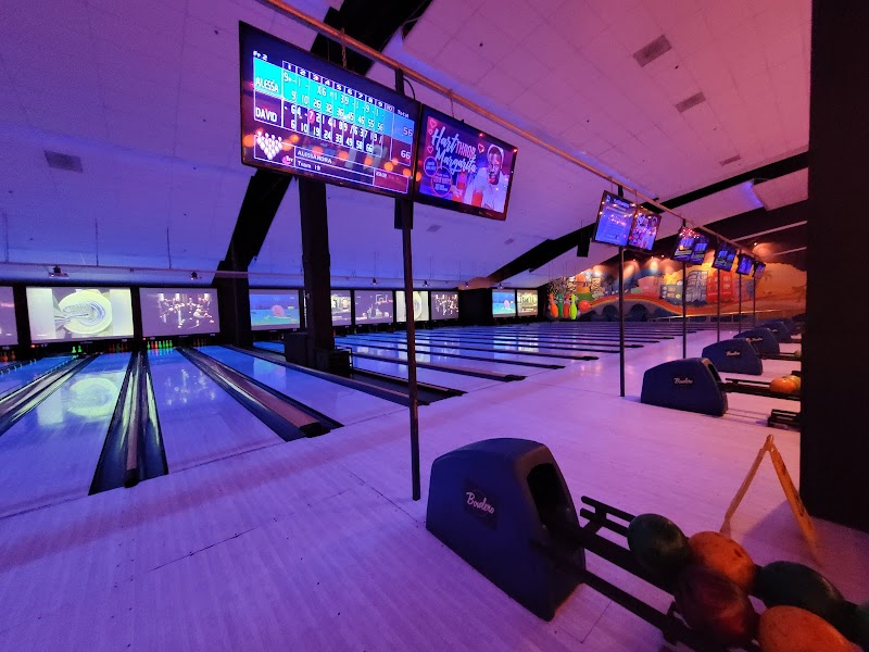 Bowlero Doral — Bowling Alley in Miami