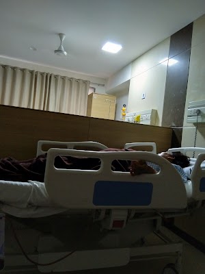 Dr. Vasundara Cheepurupalli | Best Gynecologist & Obstetrician | Robotic and Laparoscopic Surgeon - Image 2