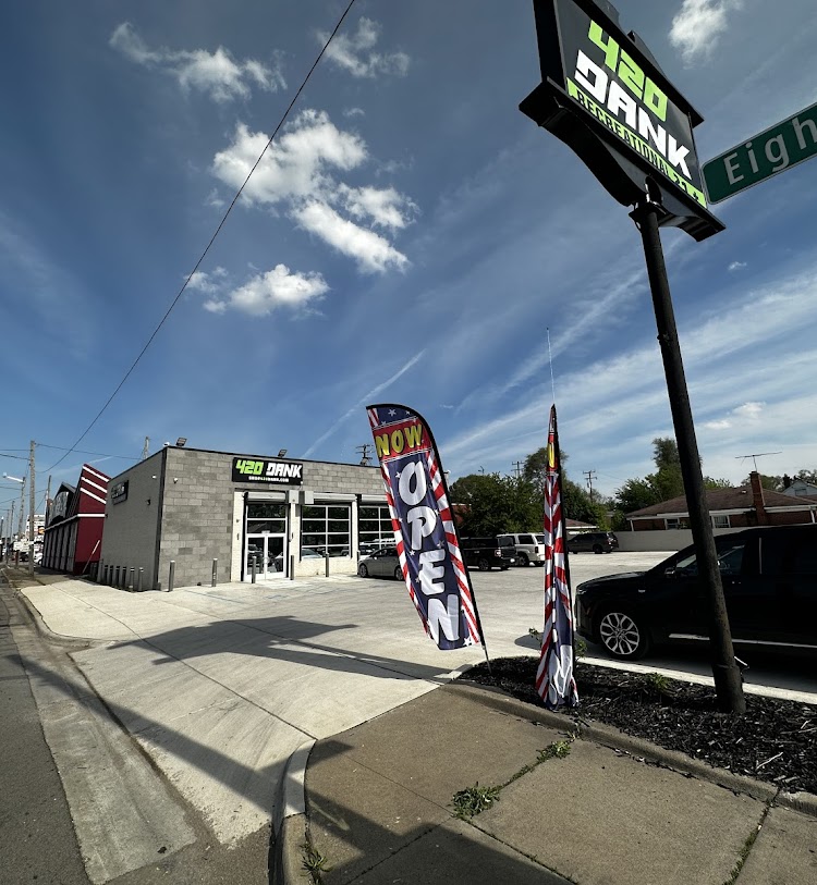 Video tour of 420 Dank retail environment