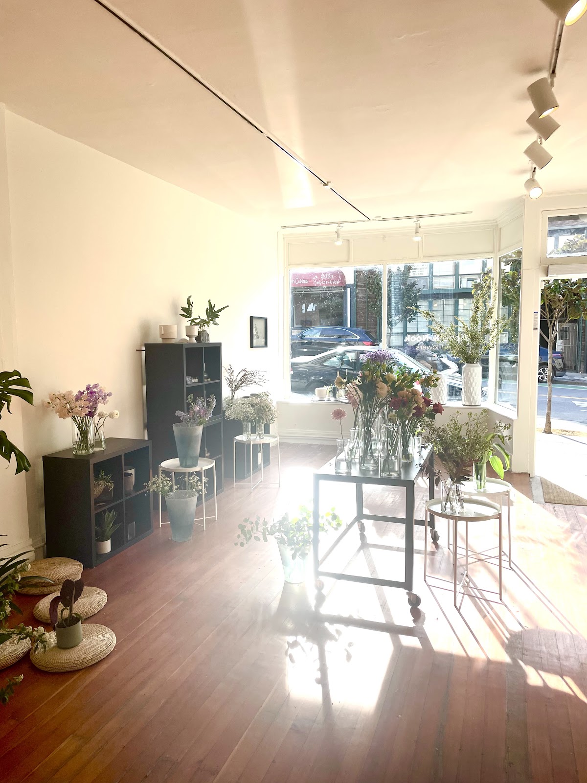Niche & Nook Flowers: Google Places image 3
