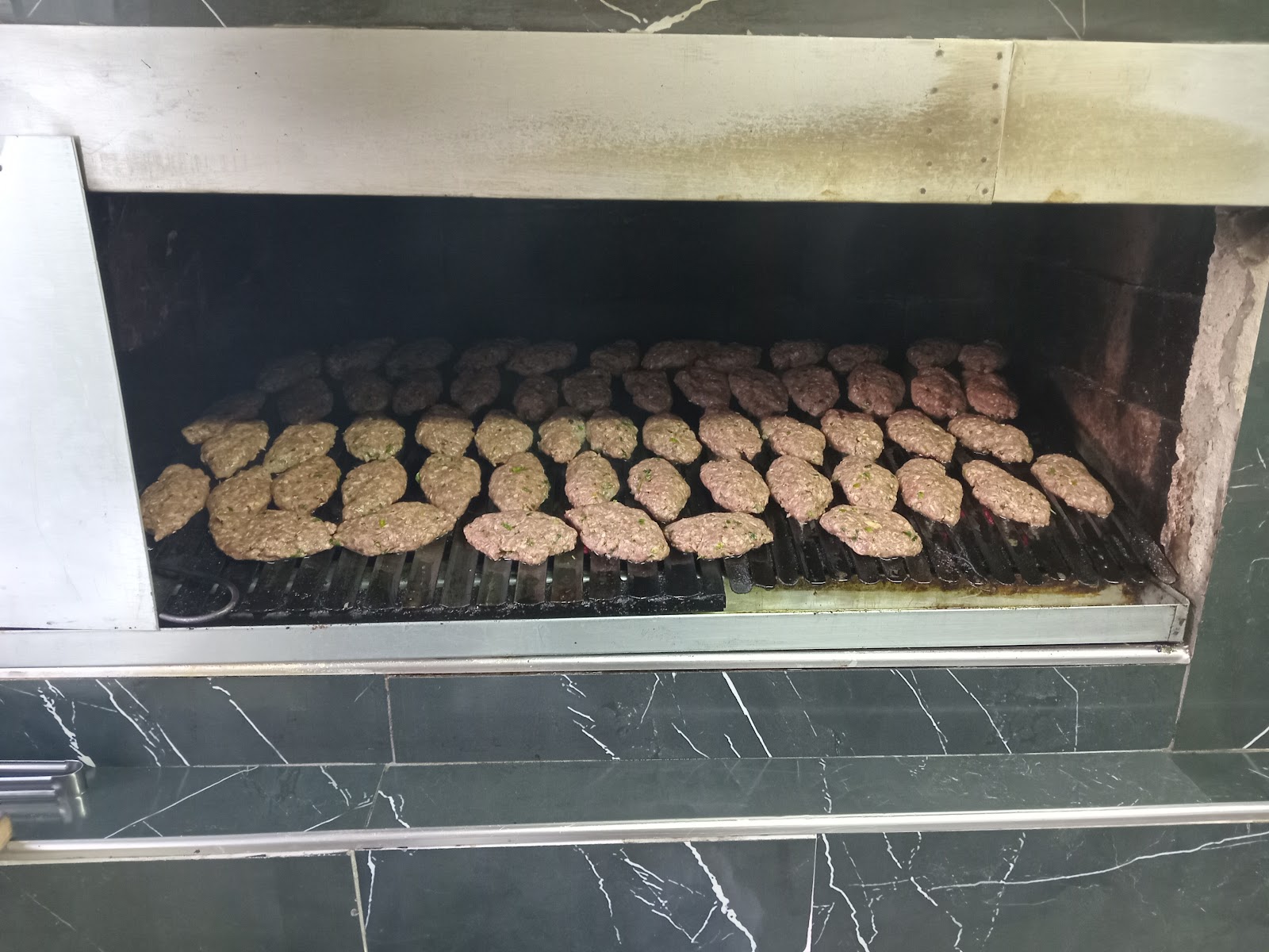 Pişirici musti mangal yemek mekanı
