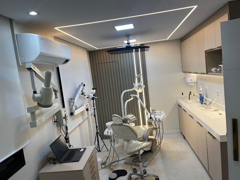 Dentista Itaim Bibi - Dra Adriana Pieri CROSP 97422