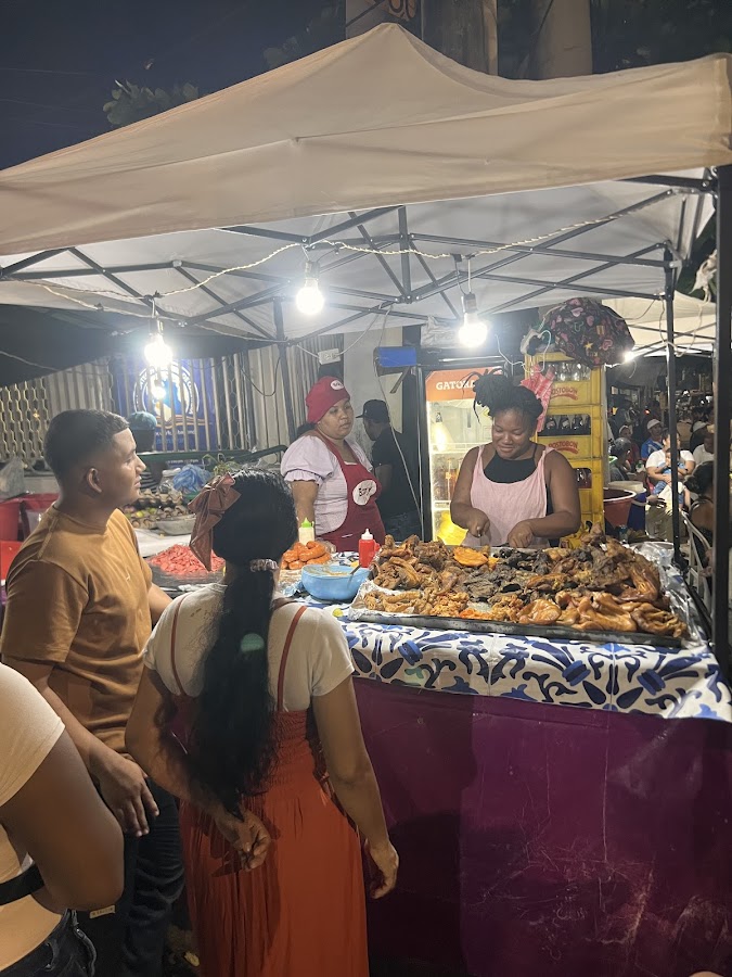 Tarima central del Festival del Frito (Zapatos Viejos), Plaza de San Diego, Plaza de la Trinidad, Plaza de la Proclamación